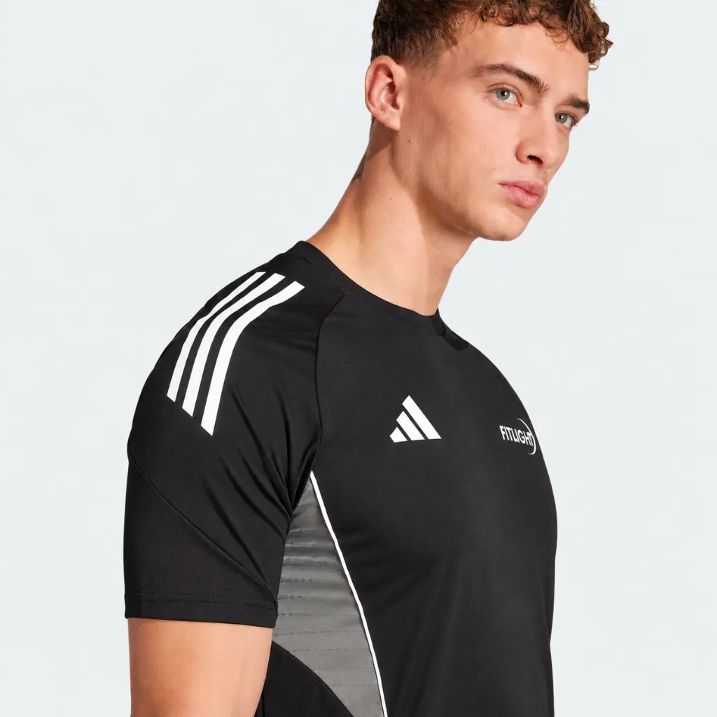Zwart Adidas sportshirt_FITLIGHT-logo_heren-front-model 1.webp