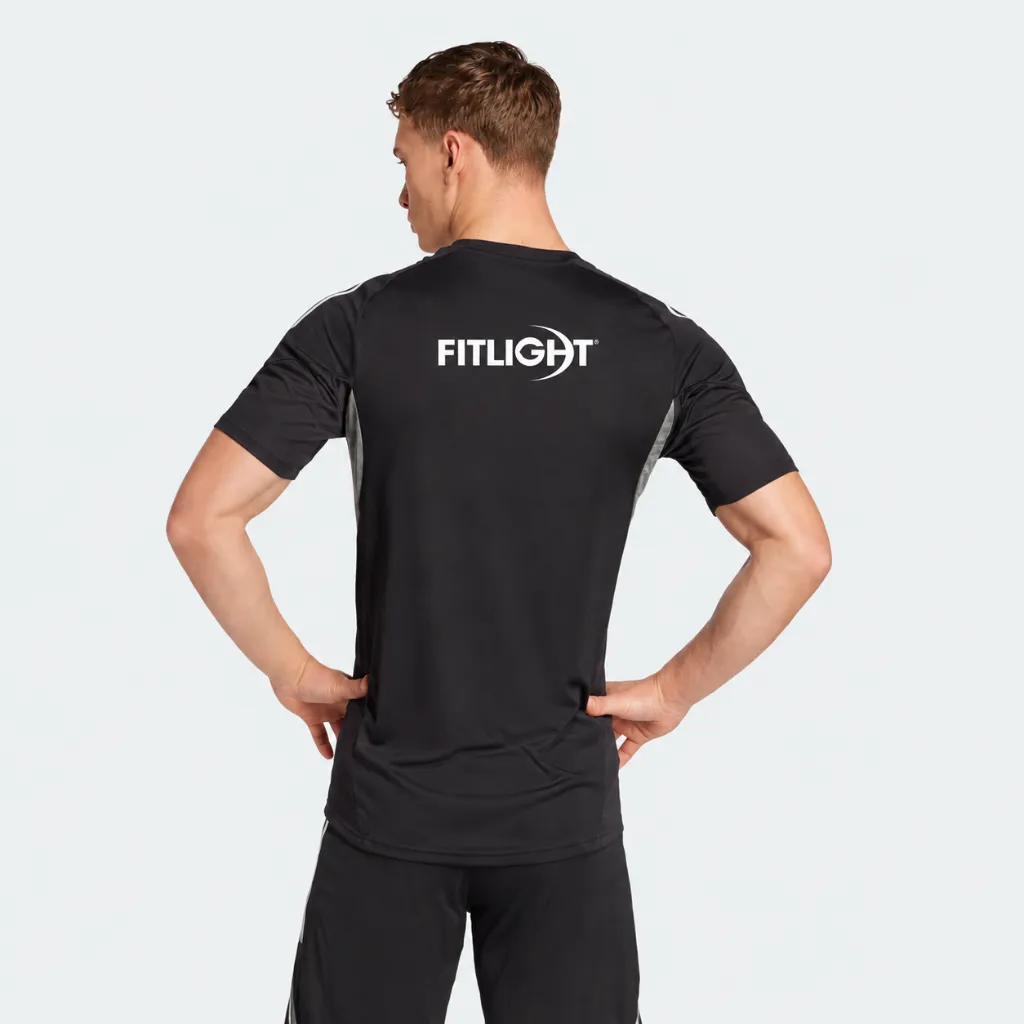 Zwart Adidas sportshirt_FITLIGHT-logo_heren-back-model 1.webp